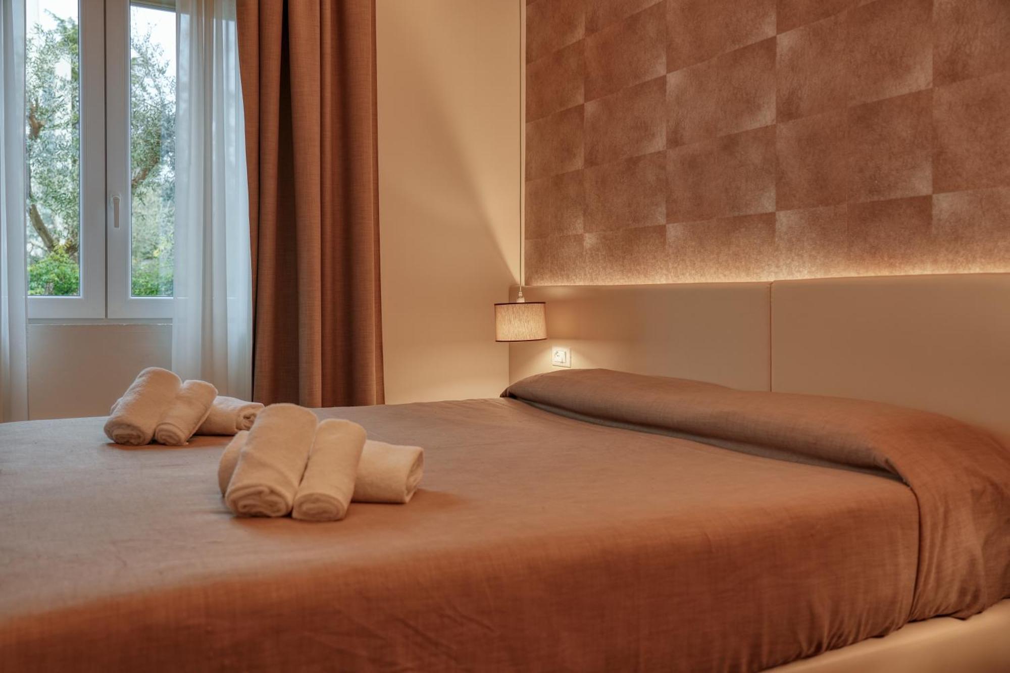 Hotel Palazzo Del Garda & 4*