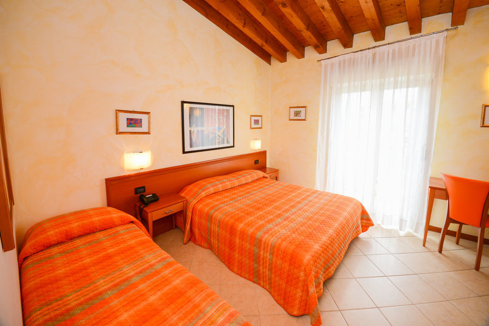 Palazzo Del Garda &