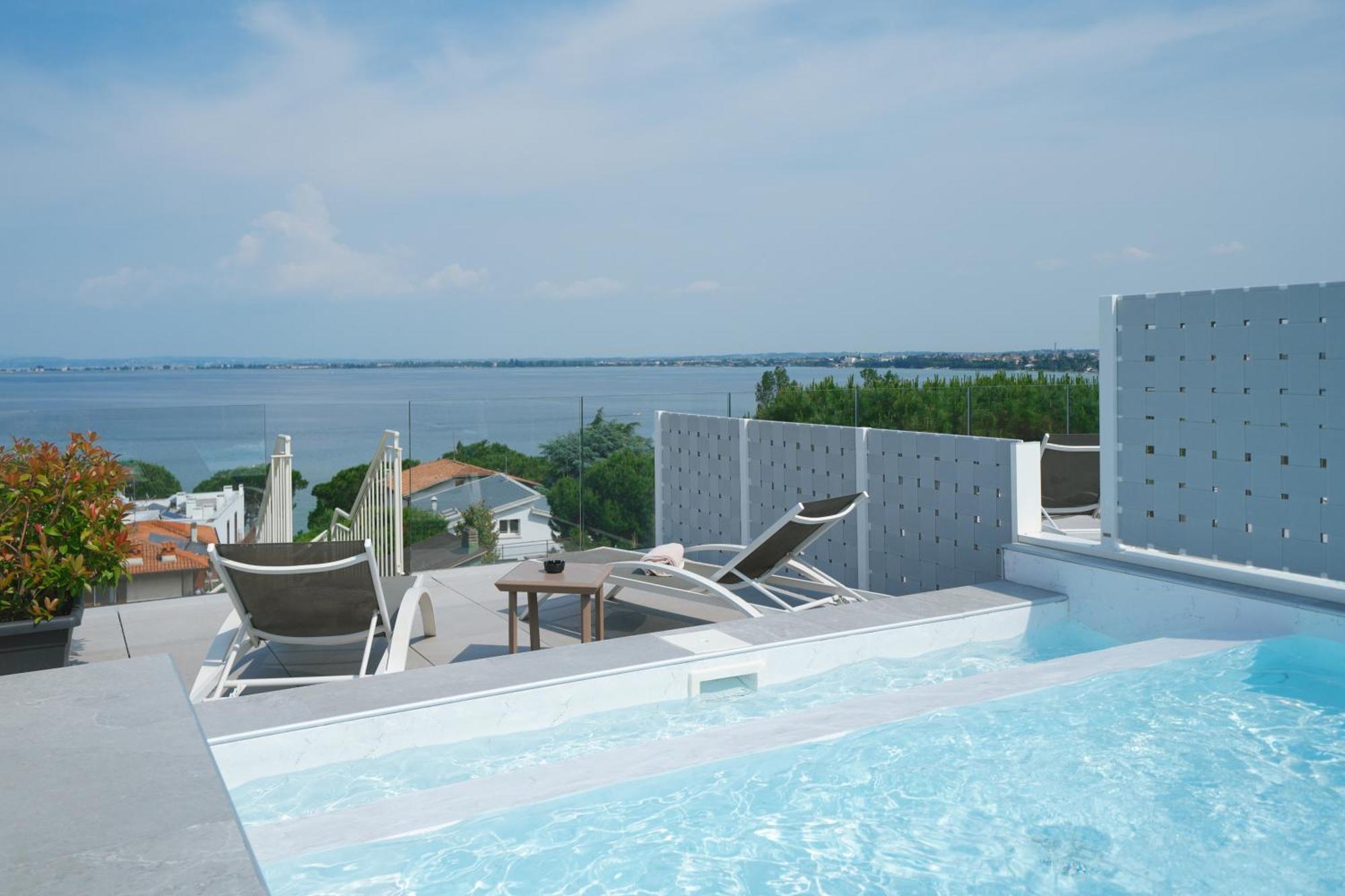 Hotel Palazzo Del Garda & 4*